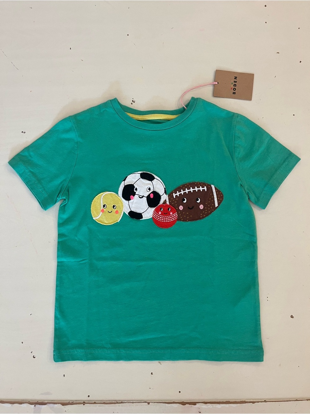 Mini Boden NWT 5-6Y Green Tee with sports appliqué and embroidery